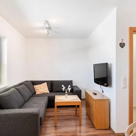 Apartment Elegant In With Balcony *
