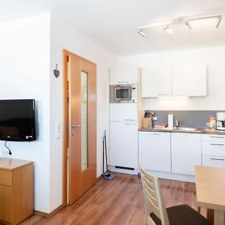 Elegant In With Balcony Apartment *