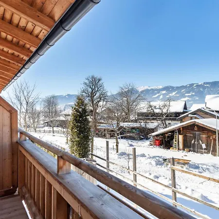 Elegant In With Balcony Апартаменты