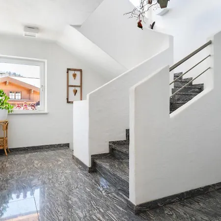 Elegant In With Balcony Апартаменты