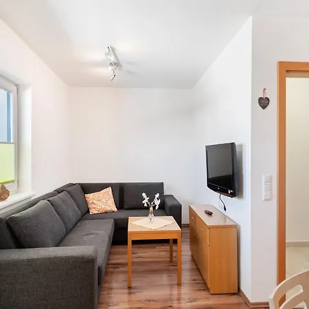 In Near Slopes * סאלפלדן אם שטיינרן מיר