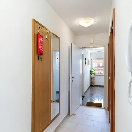 In Near Slopes * סאלפלדן אם שטיינרן מיר