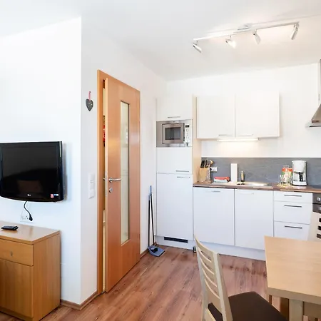 In Near Slopes סאלפלדן אם שטיינרן מיר